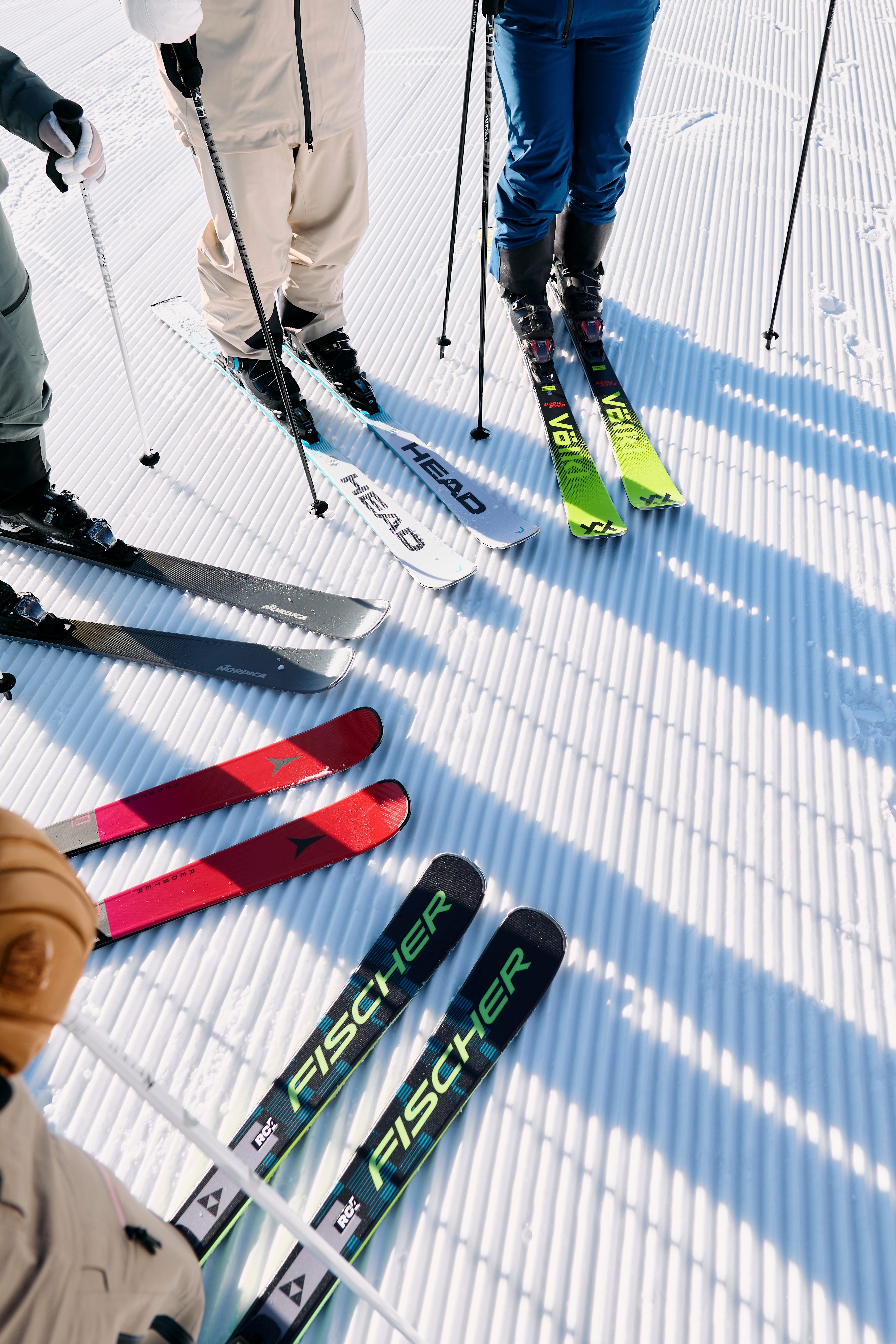 Wintermode-Display im INTERSPORT Standort Dorfzentrum Kappl Dorf